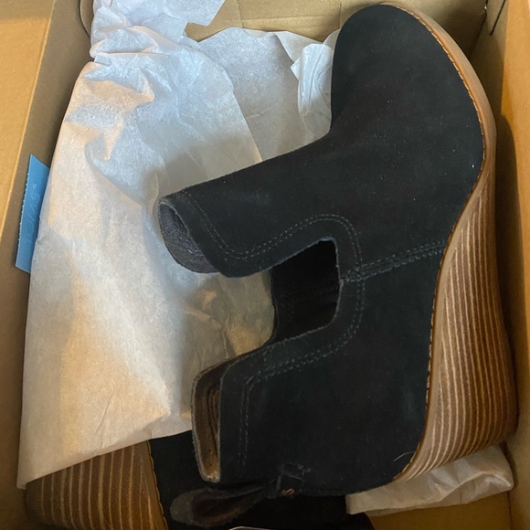 Toms Shoes - Toms Black Suede Women's Boots